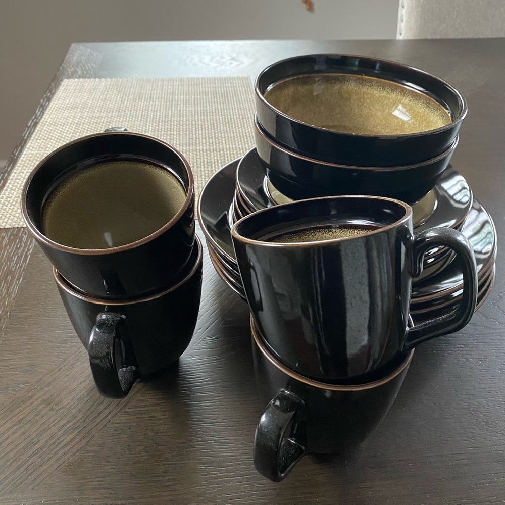 Dish Set - Picture 4 of 4